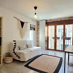 Ancienne Cave Renovee & Terrasse Ensoleillee * Pollestres
