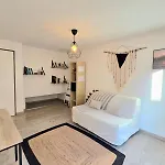 Ancienne Cave Renovee & Terrasse Ensoleillee * Pollestres