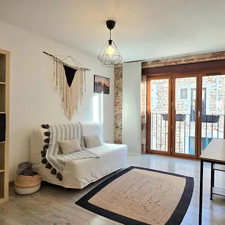 Ancienne Cave Renovee & Terrasse Ensoleillee * Pollestres